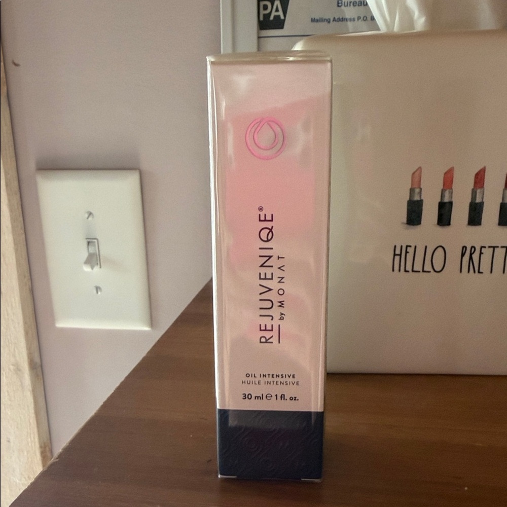 Rejuveniqe by Monat Oil Intensive -